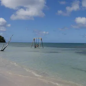 Les Pieds Dans L'eau Avec Base De Loisir Dans Un Lieu Idyllique- The B-caritan Sainte-Anne